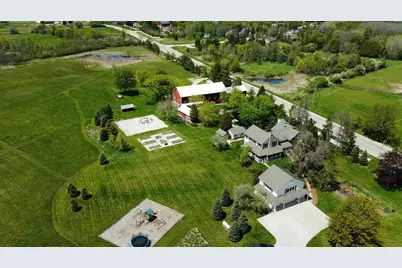 2237  Washington Ave, Cedarburg, WI 53012 - Photo 3