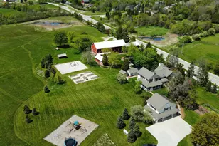 2237 Washington Ave, Cedarburg, WI 53012 - Photo 3