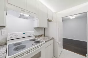 2300 W Good Hope Rd, Glendale, WI 53209 - Photo 15