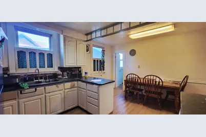 636 N 25th St, Sheboygan, WI 53081 - Photo 13