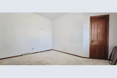 636 N 25th St, Sheboygan, WI 53081 - Photo 11