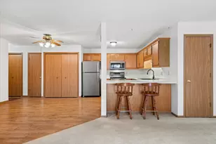 601 Barrington Ct, West Bend, WI 53095 - Photo 17