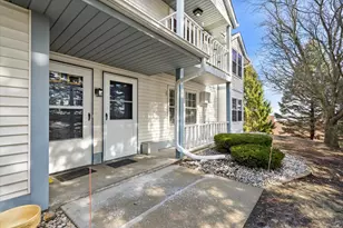 601 Barrington Ct, West Bend, WI 53095 - Photo 5