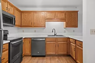 601 Barrington Ct, West Bend, WI 53095 - Photo 13