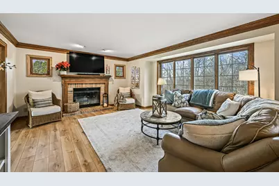 N51W16948  Fair Oak Pkwy, Menomonee Falls, WI 53051 - Photo 11