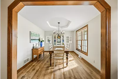 N51W16948  Fair Oak Pkwy, Menomonee Falls, WI 53051 - Photo 7