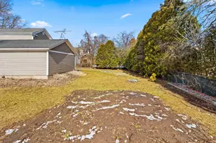 523 N 5th St, Manitowoc, WI 54220 - Photo 53