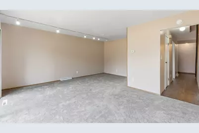 9156 N 70th St #5, Milwaukee, WI 53223 - Photo 5