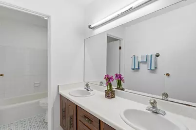 9156 N 70th St #5, Milwaukee, WI 53223 - Photo 15