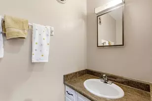 9156 N 70th St, Milwaukee, WI 53223 - Photo 11