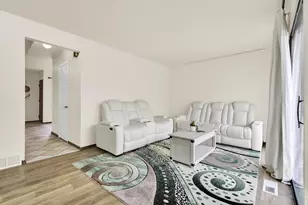 1621 W Edgerton Ave, Milwaukee, WI 53221 - Photo 15