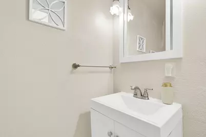 1621 W Edgerton Ave #J, Milwaukee, WI 53221 - Photo 17