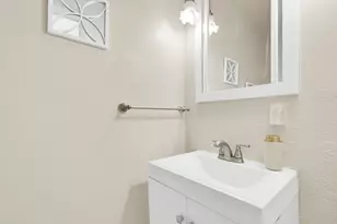 1621 W Edgerton Ave, Milwaukee, WI 53221 - Photo 17