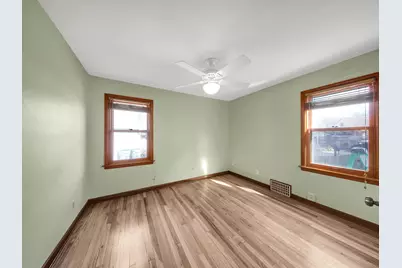 1502 E Tripoli Ave, Milwaukee, WI 53207 - Photo 15