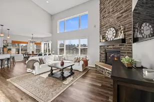 1425 Isabel Ln, Burlington, WI 53105 - Photo 9