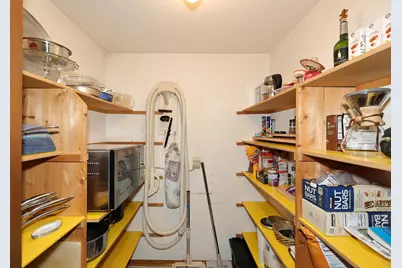 305 E Forest Hill Ave, Oak Creek, WI 53154 - Photo 9