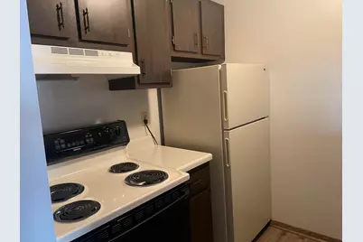 6167 W Cold Spring Rd, Greenfield, WI 53220 - Photo 5