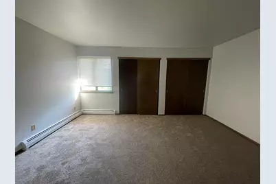 6167 W Cold Spring Rd, Greenfield, WI 53220 - Photo 9