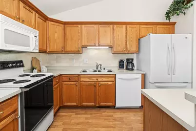 N96W14204  Knollcrest Ct, Germantown, WI 53022 - Photo 5