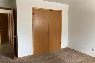 3809 S 35th St, Greenfield, WI 53221 - Photo 7