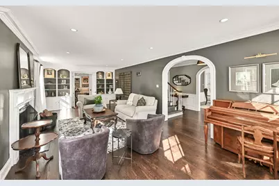 622 E Lexington Blvd, Whitefish Bay, WI 53217 - Photo 7