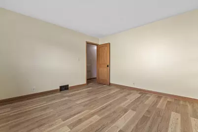 8204  15th Ave, Kenosha, WI 53143 - Photo 19