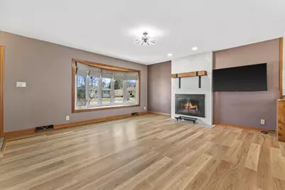 8204  15th Ave, Kenosha, WI 53143 - Photo 5