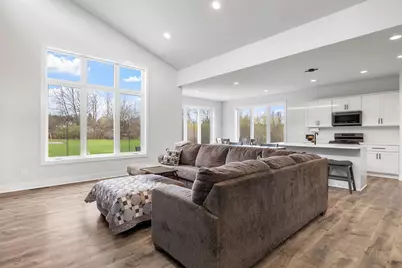 3318  Limerick Ln, Sheboygan, WI 53083 - Photo 9