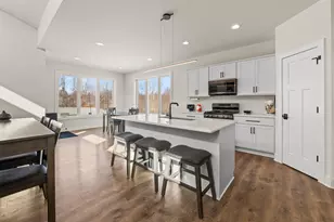 3318 Limerick Ln, Sheboygan, WI 53083 - Photo 3