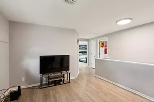 9035 W Morgan Ave, Milwaukee, WI 53228 - Photo 29