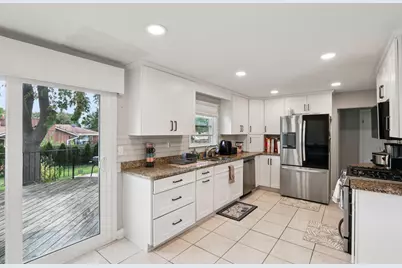 9035  W Morgan Ave, Milwaukee, WI 53228 - Photo 13