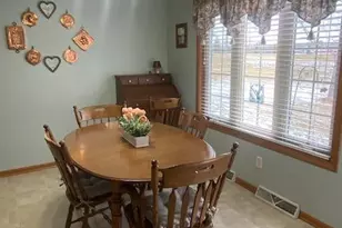 6925 Prince Dr, Racine, WI 53402 - Photo 9