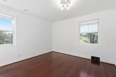 4630 W Anthony Dr, Greenfield, WI 53219 - Photo 19