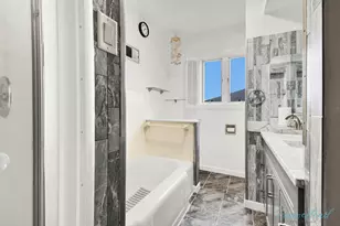 4630 W Anthony Dr, Greenfield, WI 53219 - Photo 23