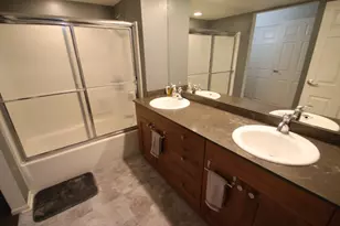 270 E Highland Ave, Milwaukee, WI 53202 - Photo 15