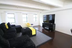 270 E Highland Ave, Milwaukee, WI 53202 - Photo 3