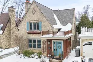 722 E Carlisle Ave, Whitefish Bay, WI 53217 - Photo 1
