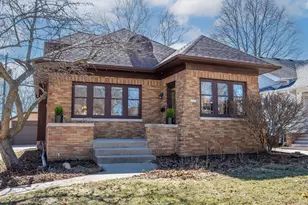 1913 E Beverly Rd, Shorewood, WI 53211 - Photo 1