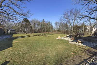 1212  Laurel Ln, Racine, WI 53139 - Photo 33