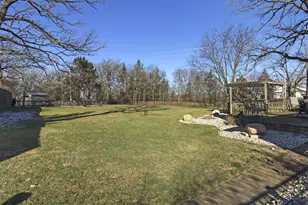 1212 Laurel Ln, Racine, WI 53139 - Photo 33