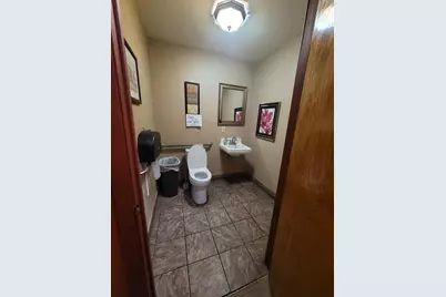 605 E Washington Ave #2, Madison, WI 53703 - Photo 33