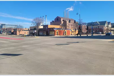 605 E Washington Ave #2, Madison, WI 53703 - Photo 5