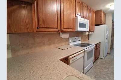 350  Hartford Sq, Hartford, WI 53027 - Photo 5