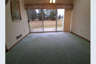 350  Hartford Sq, Hartford, WI 53027 - Photo 3
