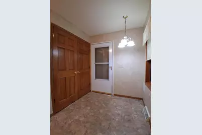 350  Hartford Sq, Hartford, WI 53027 - Photo 7