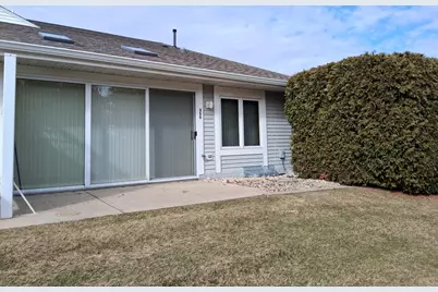 350  Hartford Sq, Hartford, WI 53027 - Photo 21