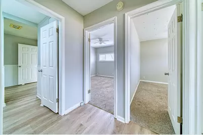 405 W Sugar Ln, Glendale, WI 53217 - Photo 25