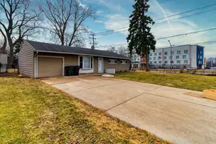 405 W Sugar Ln, Glendale, WI 53217 - Photo 1