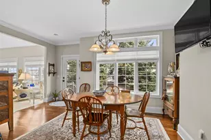 N35W23668 Auburn Ct, Pewaukee, WI 53072 - Photo 9