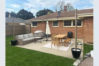 7413 W Ohio Ave, Milwaukee, WI 53219 - Photo 27